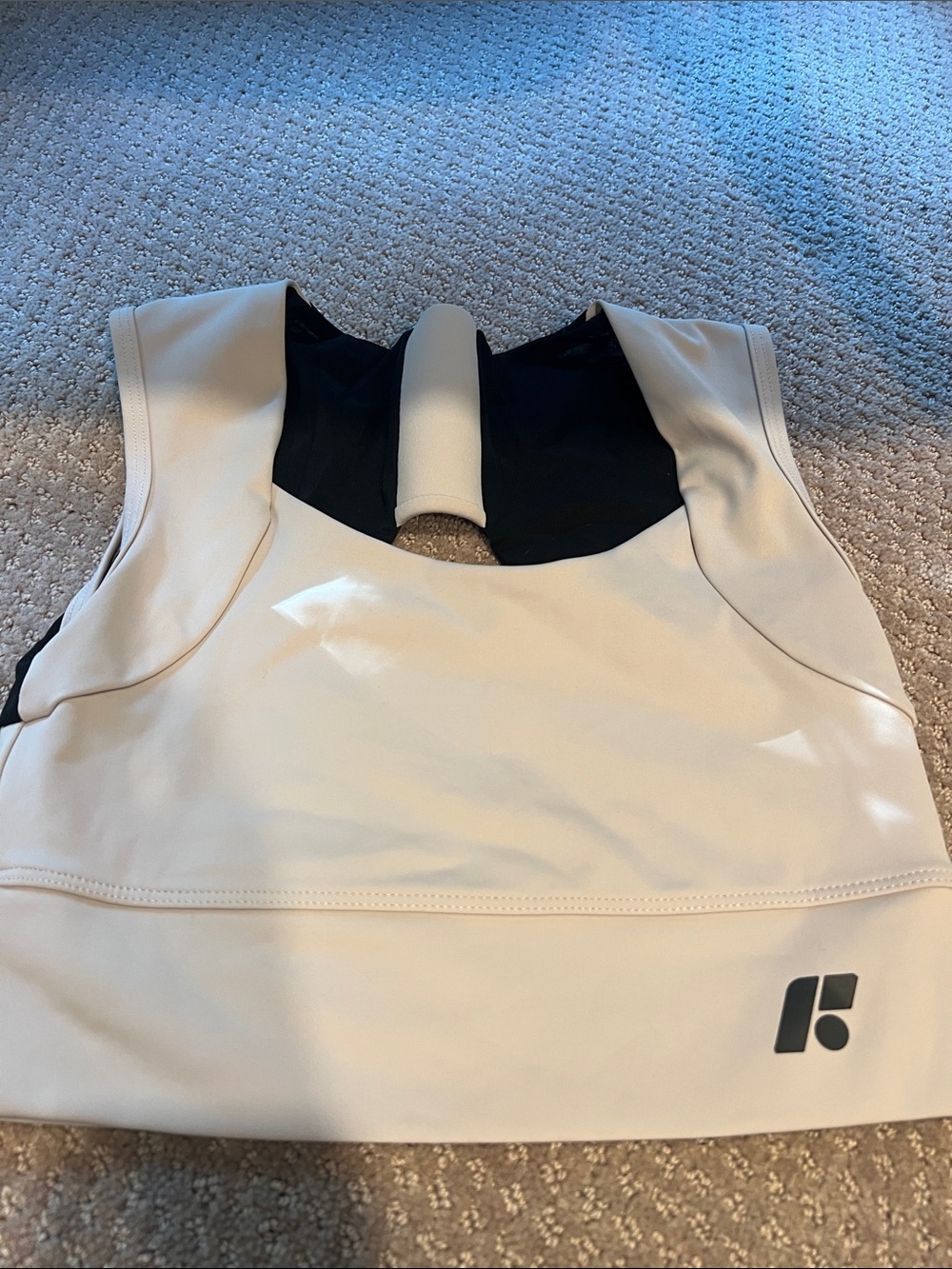 Forme power bra. Medium. Ecru colorway.